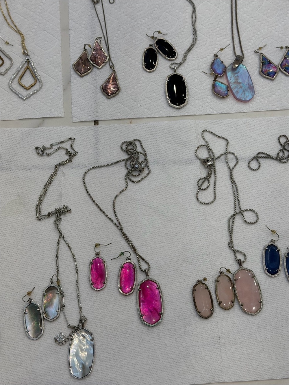 Assorted Kendra Scott Earrings & Necklace Sets - Picture 3 of 10